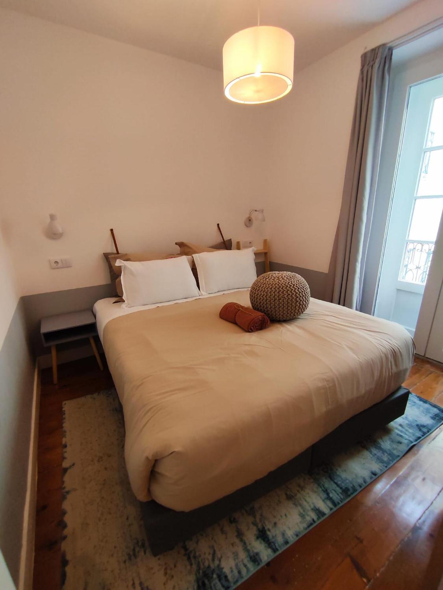 Lisbon Colours Bairro Alto Apartments ภายนอก รูปภาพ