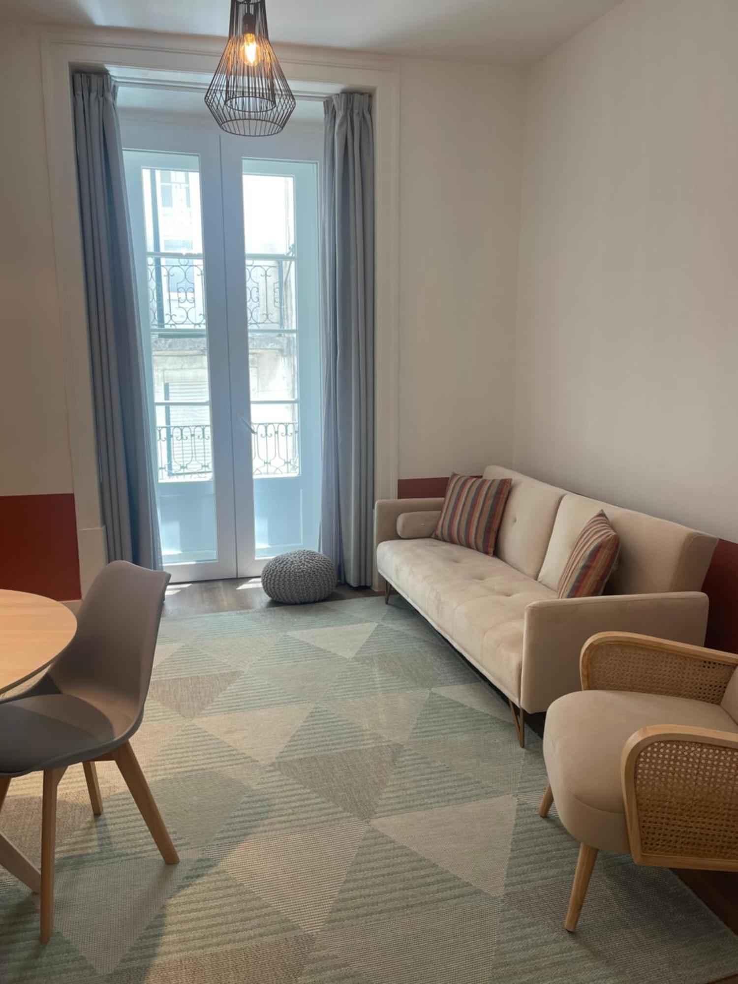 Lisbon Colours Bairro Alto Apartments ภายนอก รูปภาพ