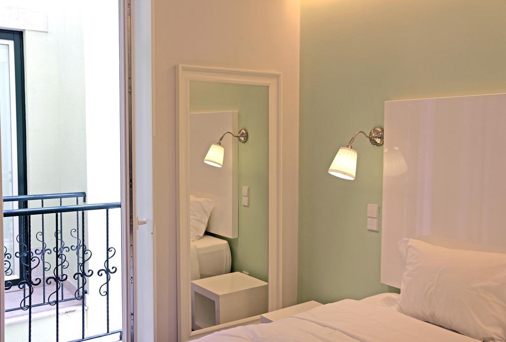 Lisbon Colours Bairro Alto Apartments ภายนอก รูปภาพ