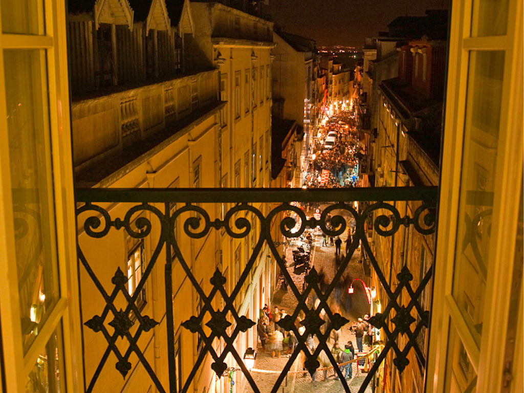 Lisbon Colours Bairro Alto Apartments ภายนอก รูปภาพ