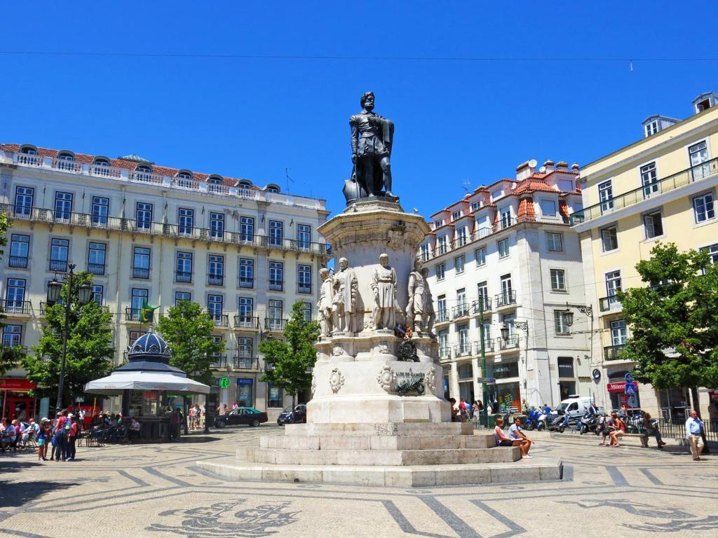 Lisbon Colours Bairro Alto Apartments ภายนอก รูปภาพ