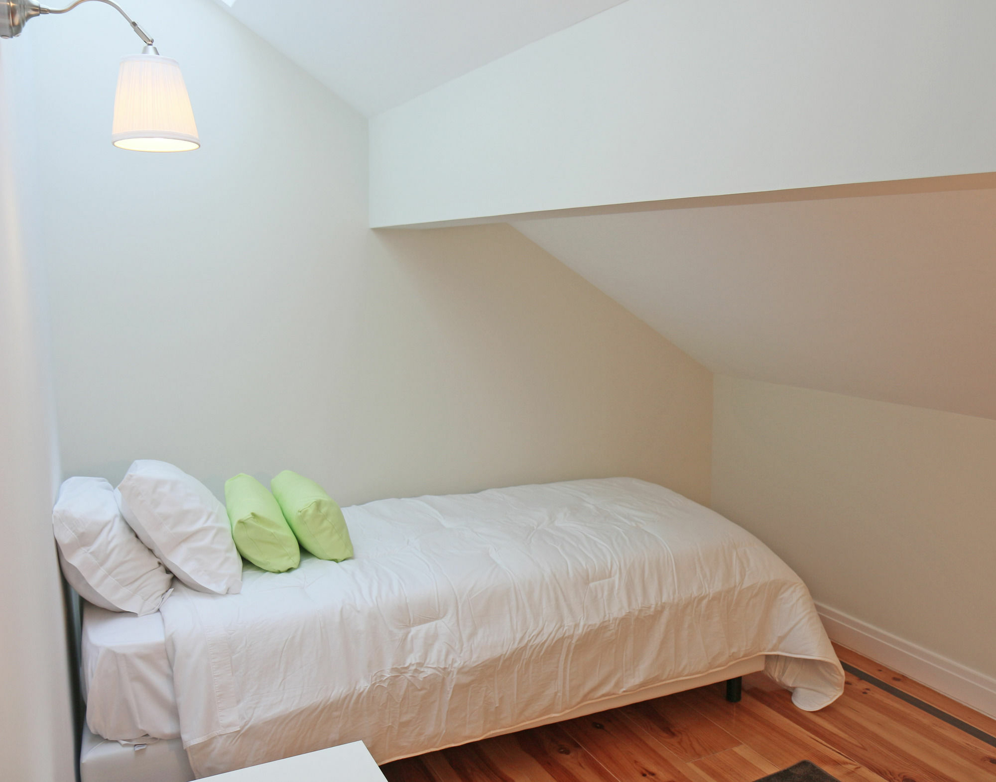 Lisbon Colours Bairro Alto Apartments ภายนอก รูปภาพ
