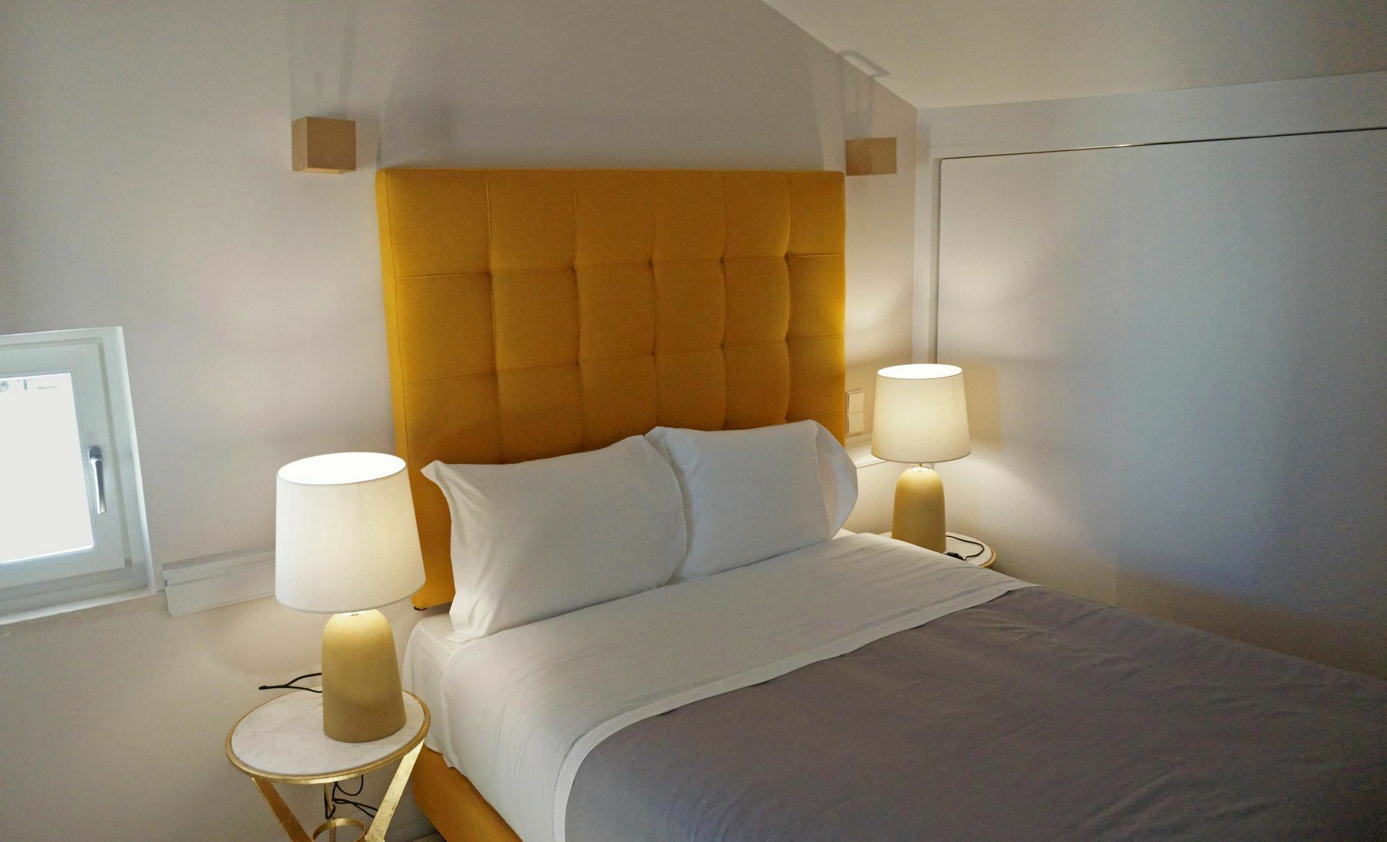 Lisbon Colours Bairro Alto Apartments ภายนอก รูปภาพ